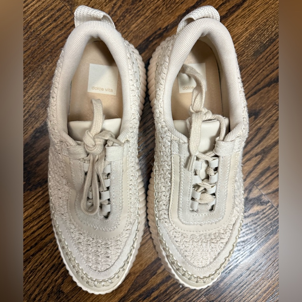 Dolce Vita Dolen Women's Cream Lace-Up Sneakers Size 7.5 - Picture 3 of 5